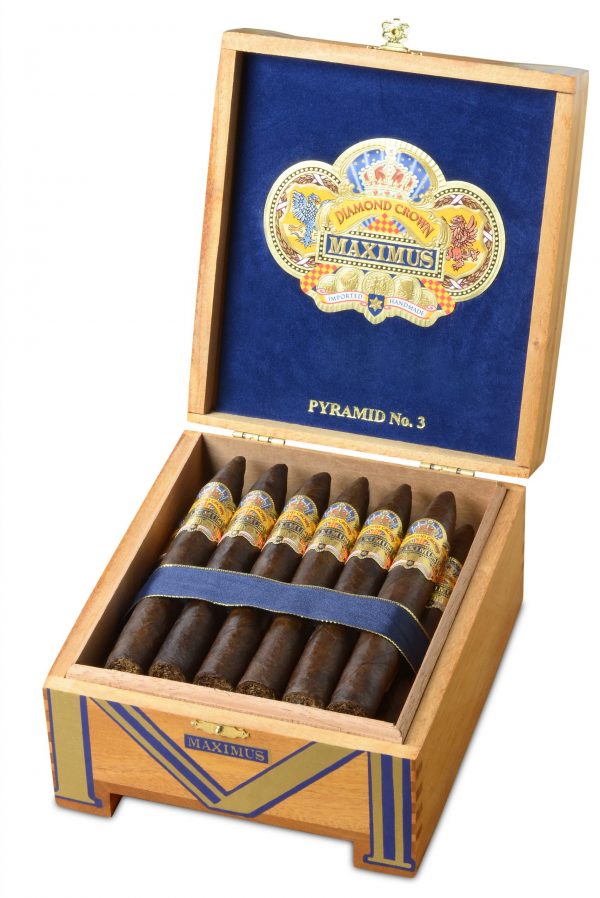 Open box of 20 count Diamond Crown Maximus Double Belicoso No. 10 cigars