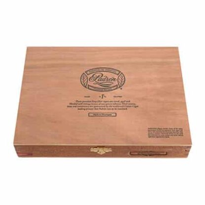 padron 1964 diplomatico natural closed box shot